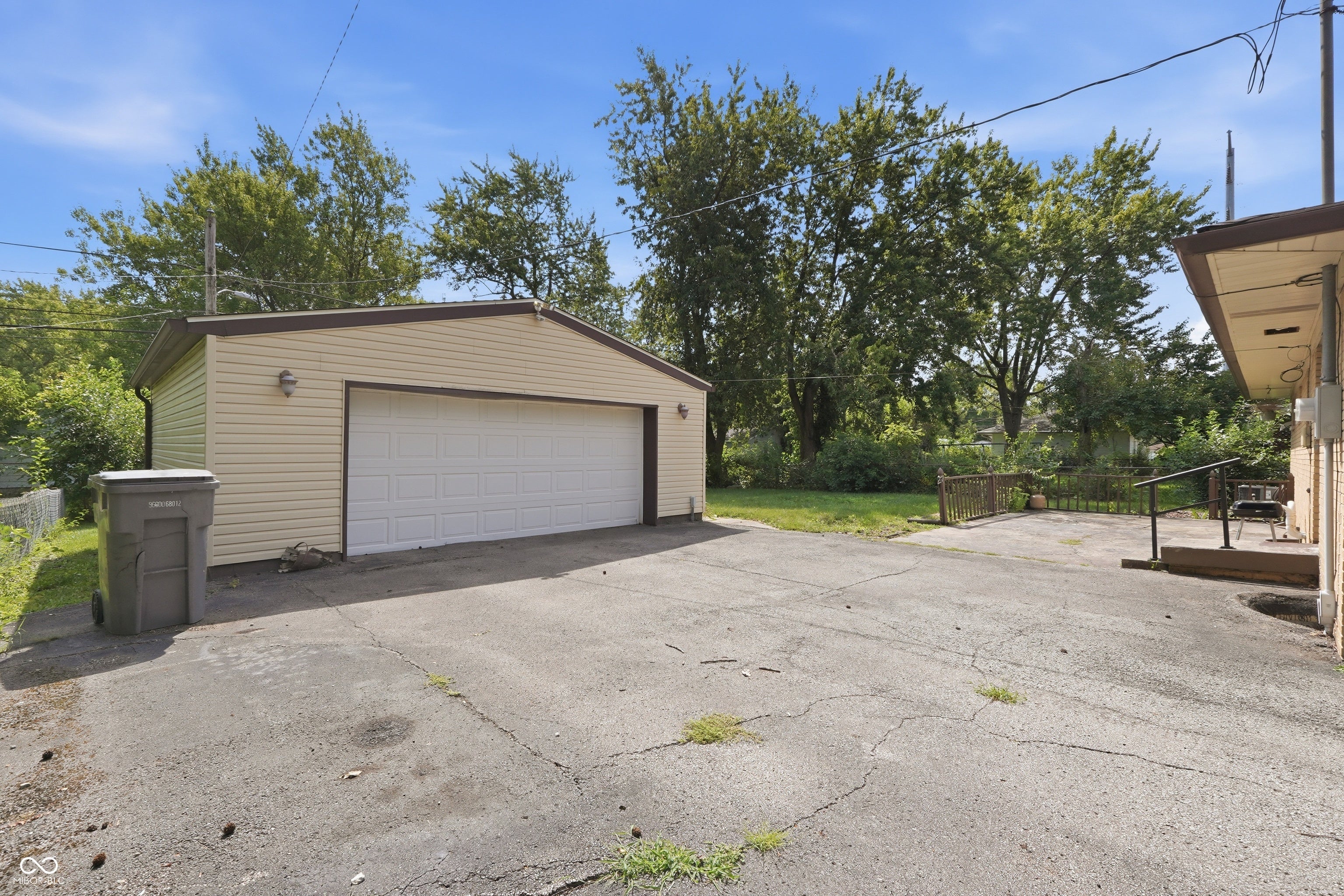 4333 Shady Lane