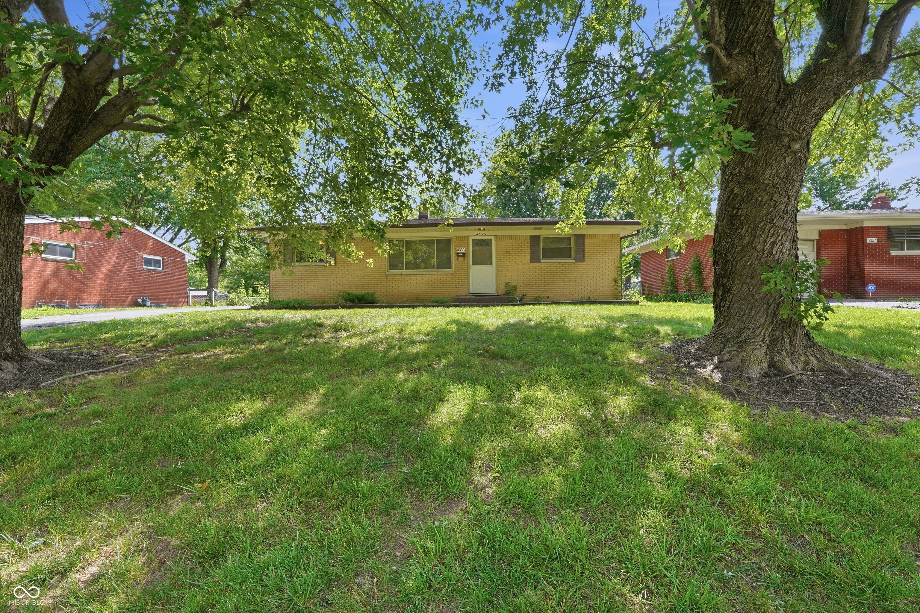 4333 Shady Lane