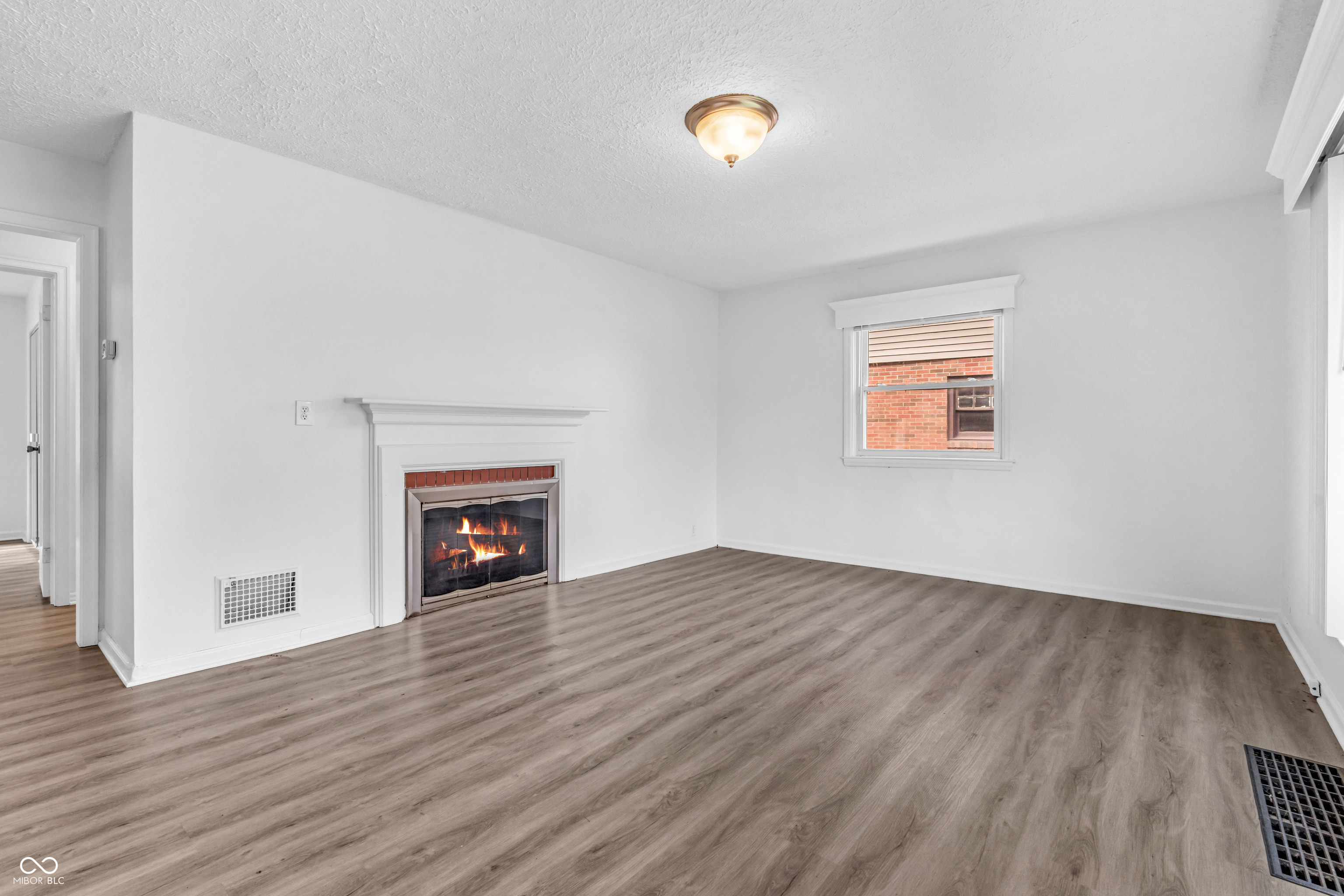 1243 E Thompson Road