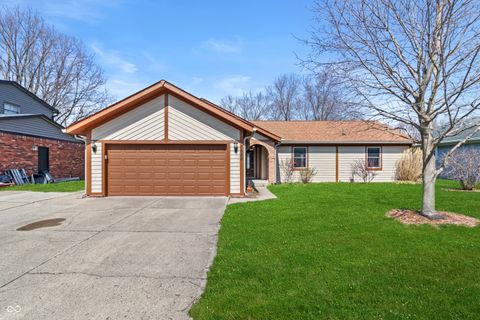 Photo of 5628 Hill Rise Drive, Indianapolis, IN 46237 (MLS # 22091774)