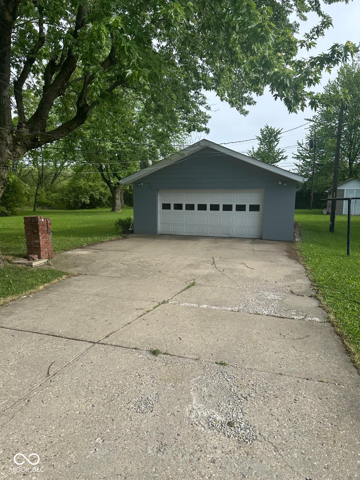 7103 E 45th Street