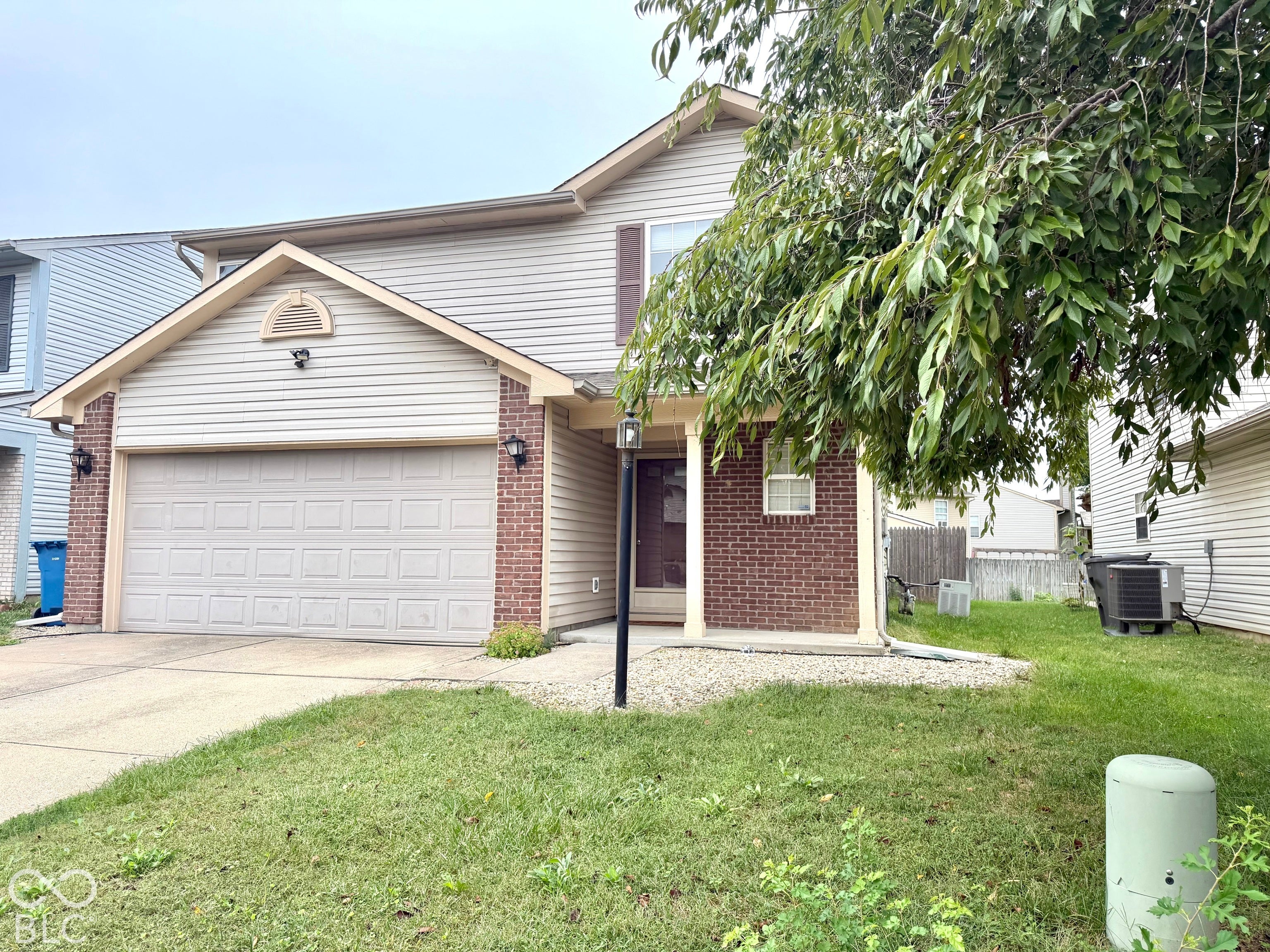 7704 Lake Vista Lane