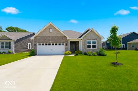 Photo of 6599 Dunkirk Drive, McCordsville, IN 46055 (MLS # 22106660)
