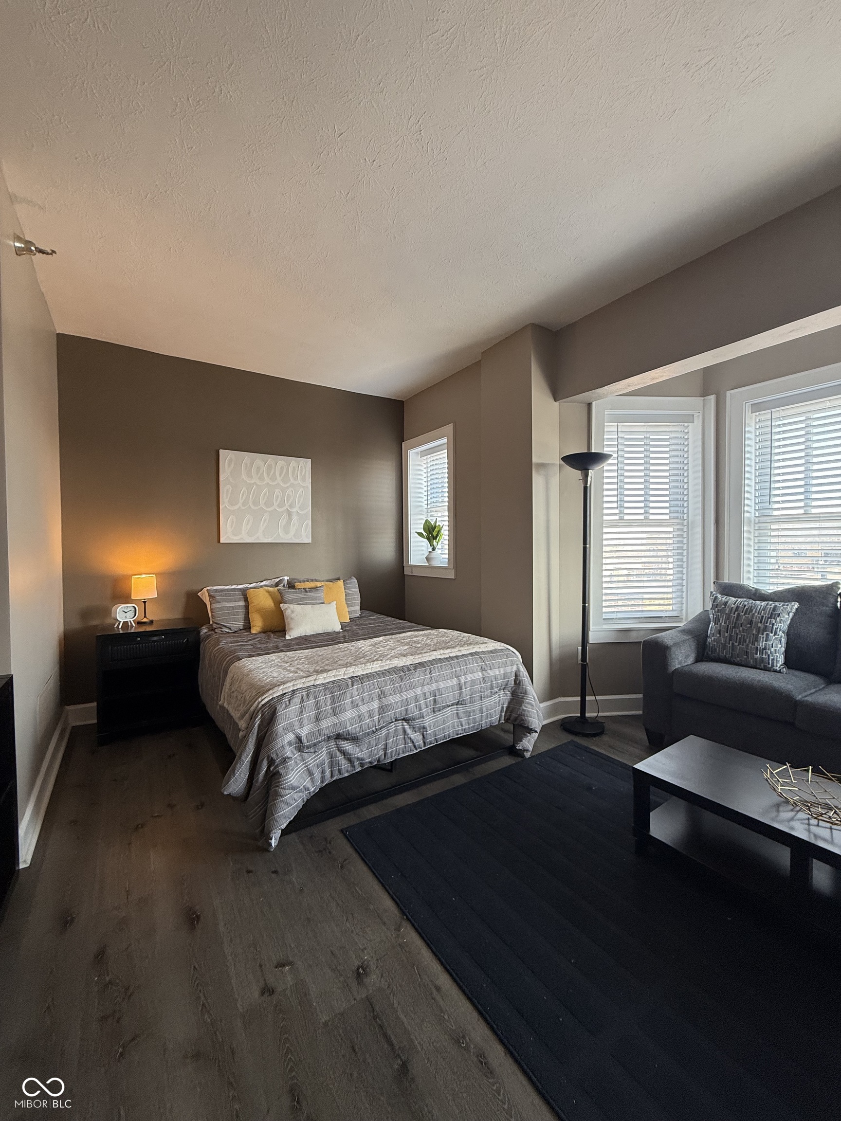 230 E 9th Street 503
