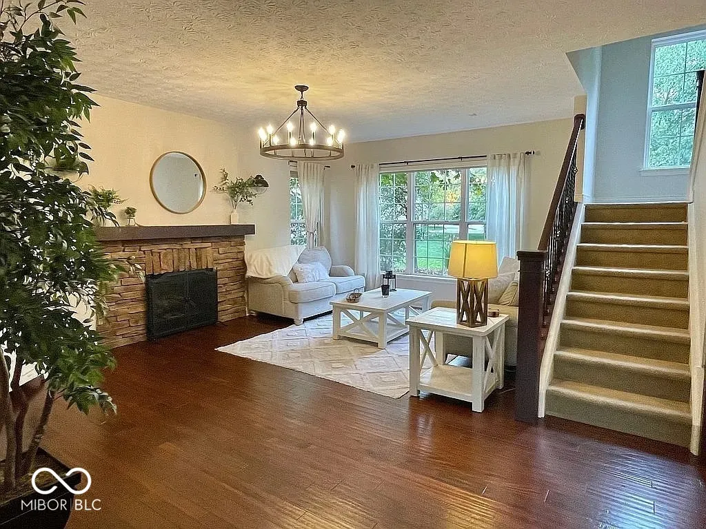 Fishers, Indiana 46040, United States, 4 Bedrooms Bedrooms, ,4 BathroomsBathrooms,Residential,Pending,239774