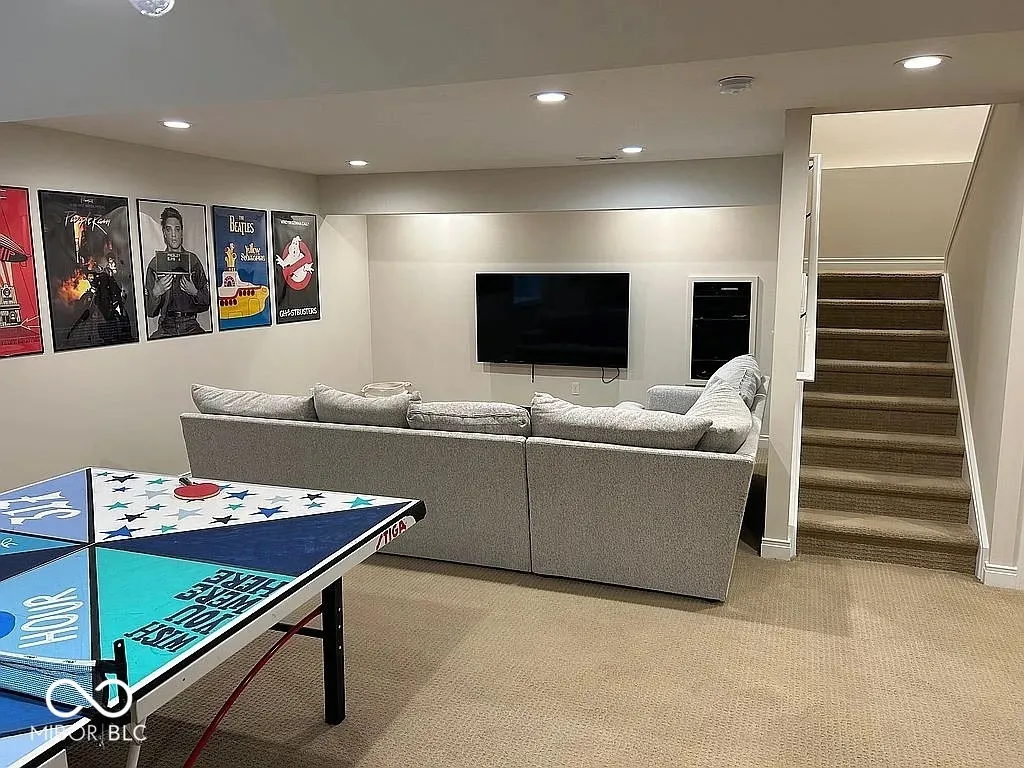 Fishers, Indiana 46040, United States, 4 Bedrooms Bedrooms, ,4 BathroomsBathrooms,Residential,Pending,239774