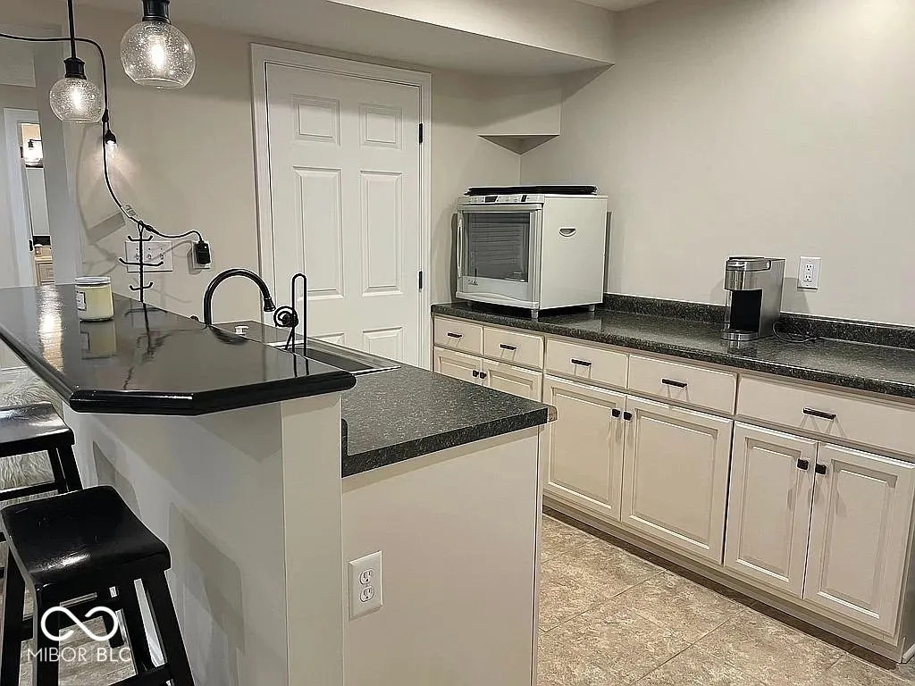 Fishers, Indiana 46040, United States, 4 Bedrooms Bedrooms, ,4 BathroomsBathrooms,Residential,Pending,239774