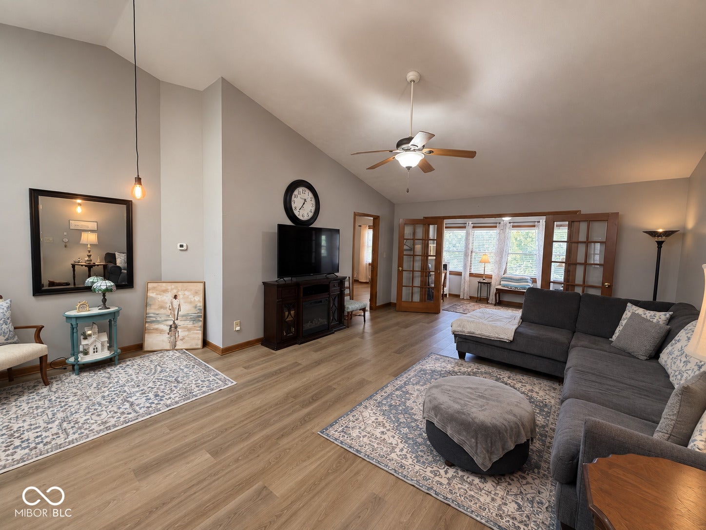 2419 Simpson Lane