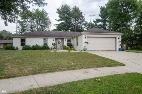 3335 Woodcrest Court, Columbus, IN 47203 - MLS#: 22026819