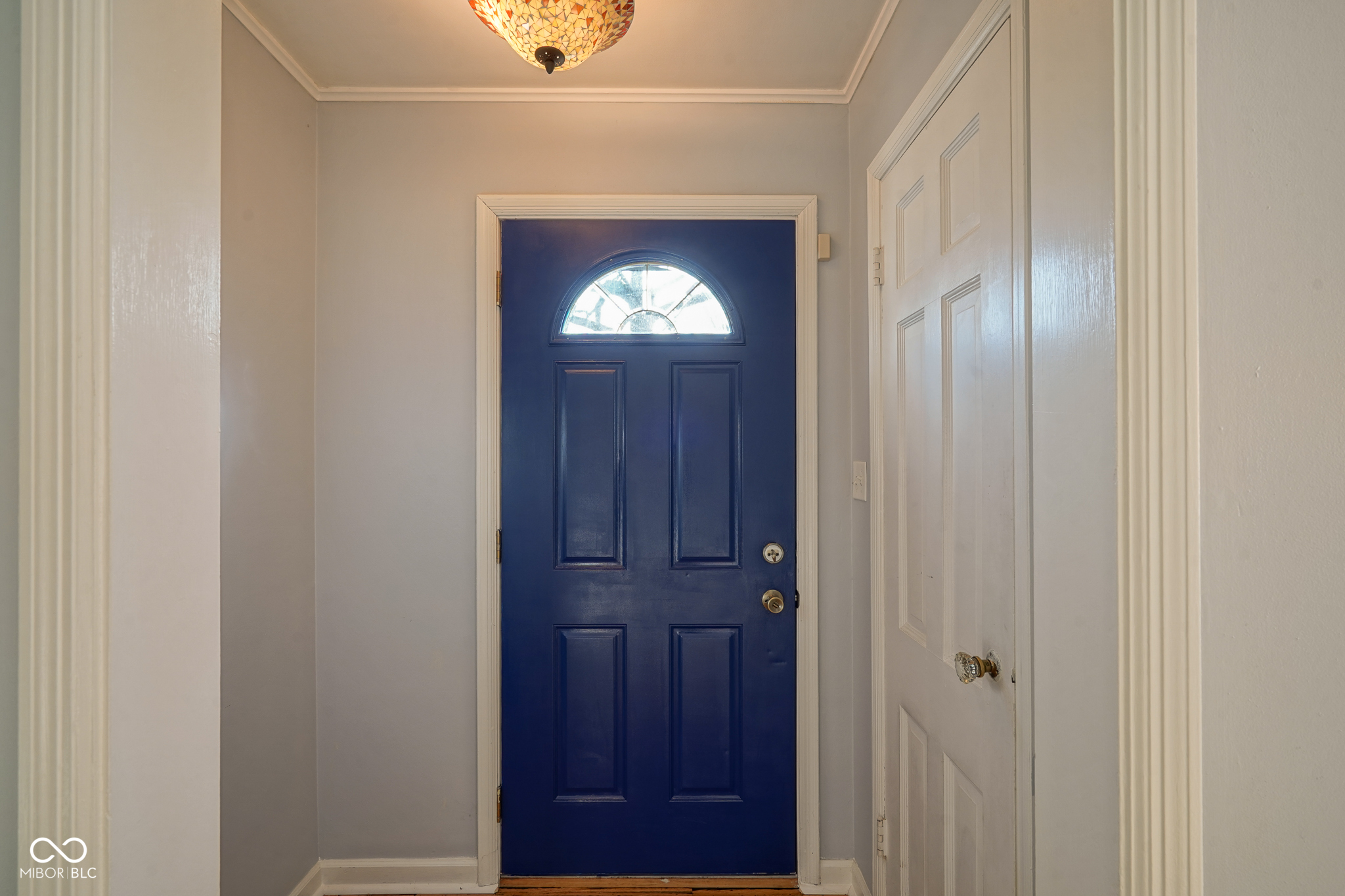 5826 N Oxford Street