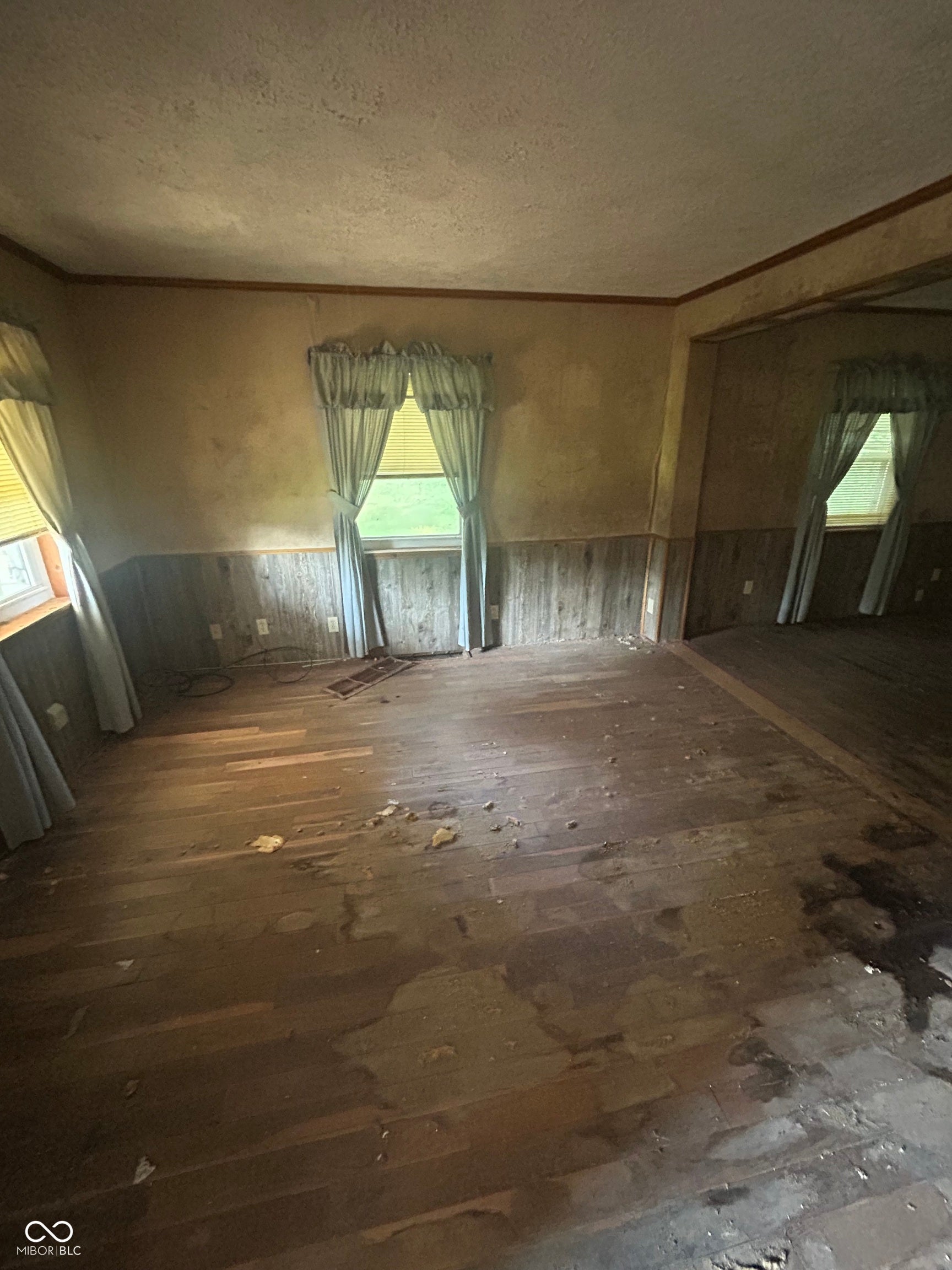 105 Heltonville Road W