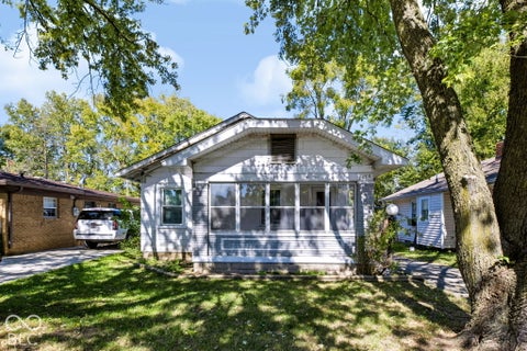 Photo of 3770 Creston Drive, Indianapolis, IN 46222 (MLS # 22130233)