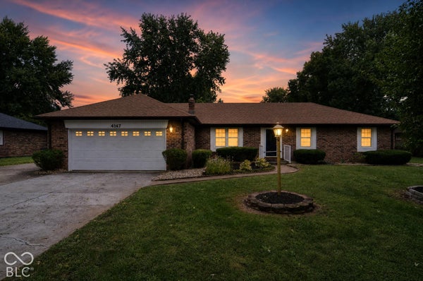 4147 W FAIRVIEW RD, GREENWOOD, IN 46142 - Image a82bcf0e2f3eb54b993847c710d2ee86/826216220