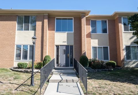 Photo of 398 Hunters Lane #APT A, Carmel, IN 46032 (MLS # 22060320)