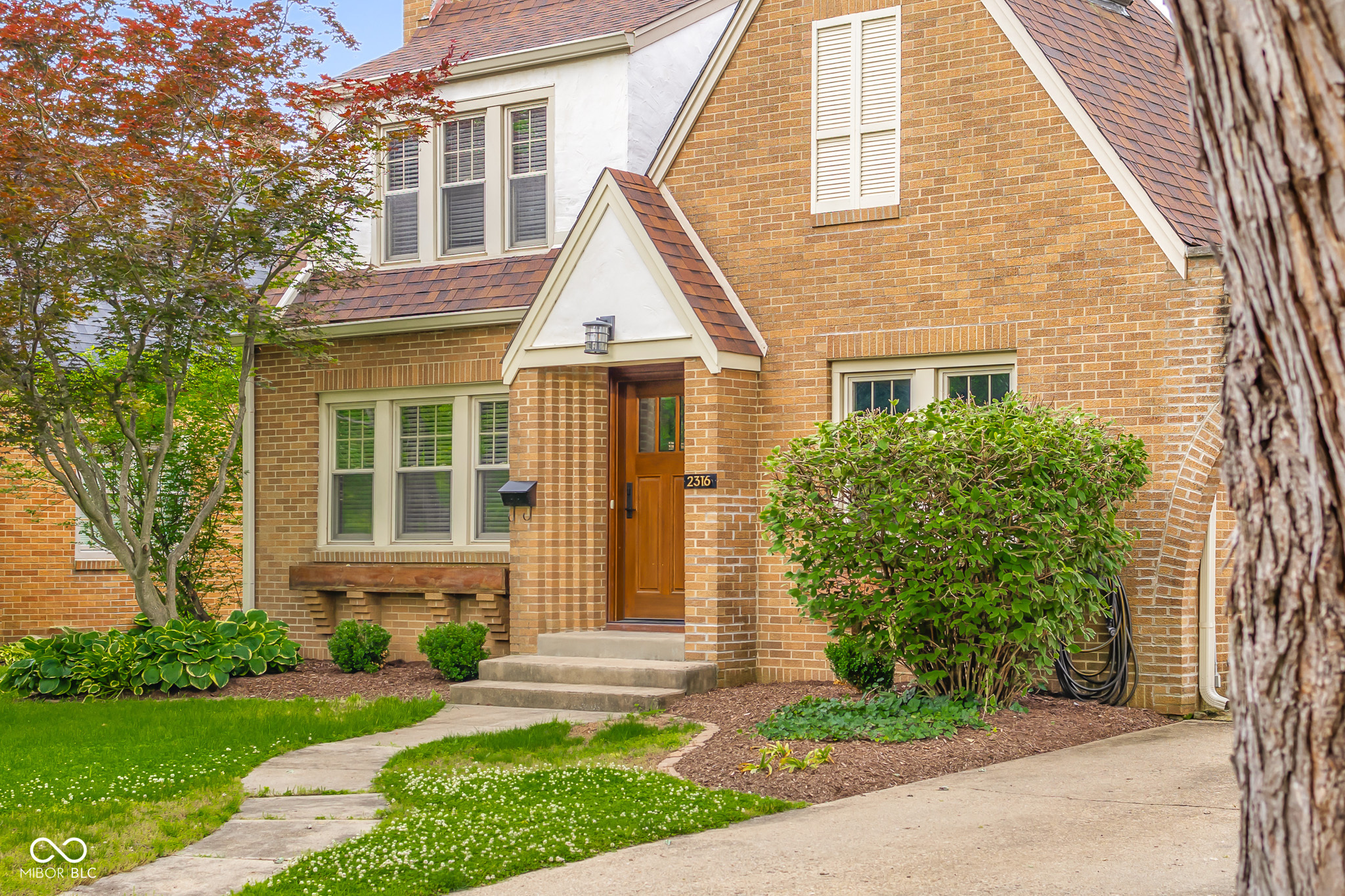 2316 Lafayette Avenue