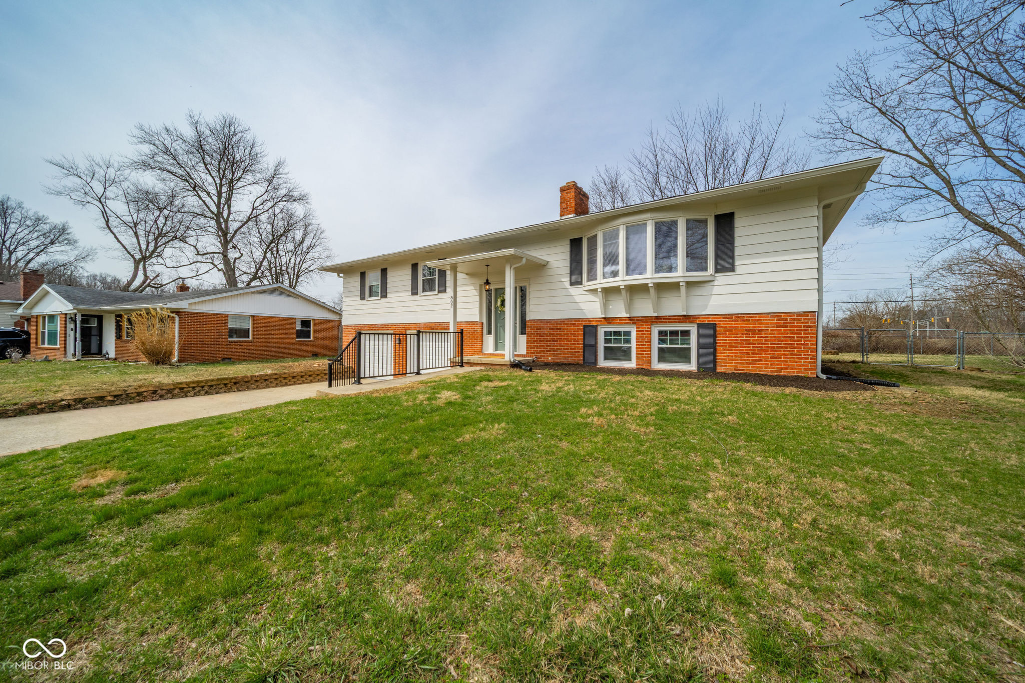 807 Bittersweet Lane