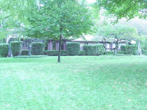 Photo of 803 Oak Court, Greenfield, IN 46140 (MLS # 22067038)