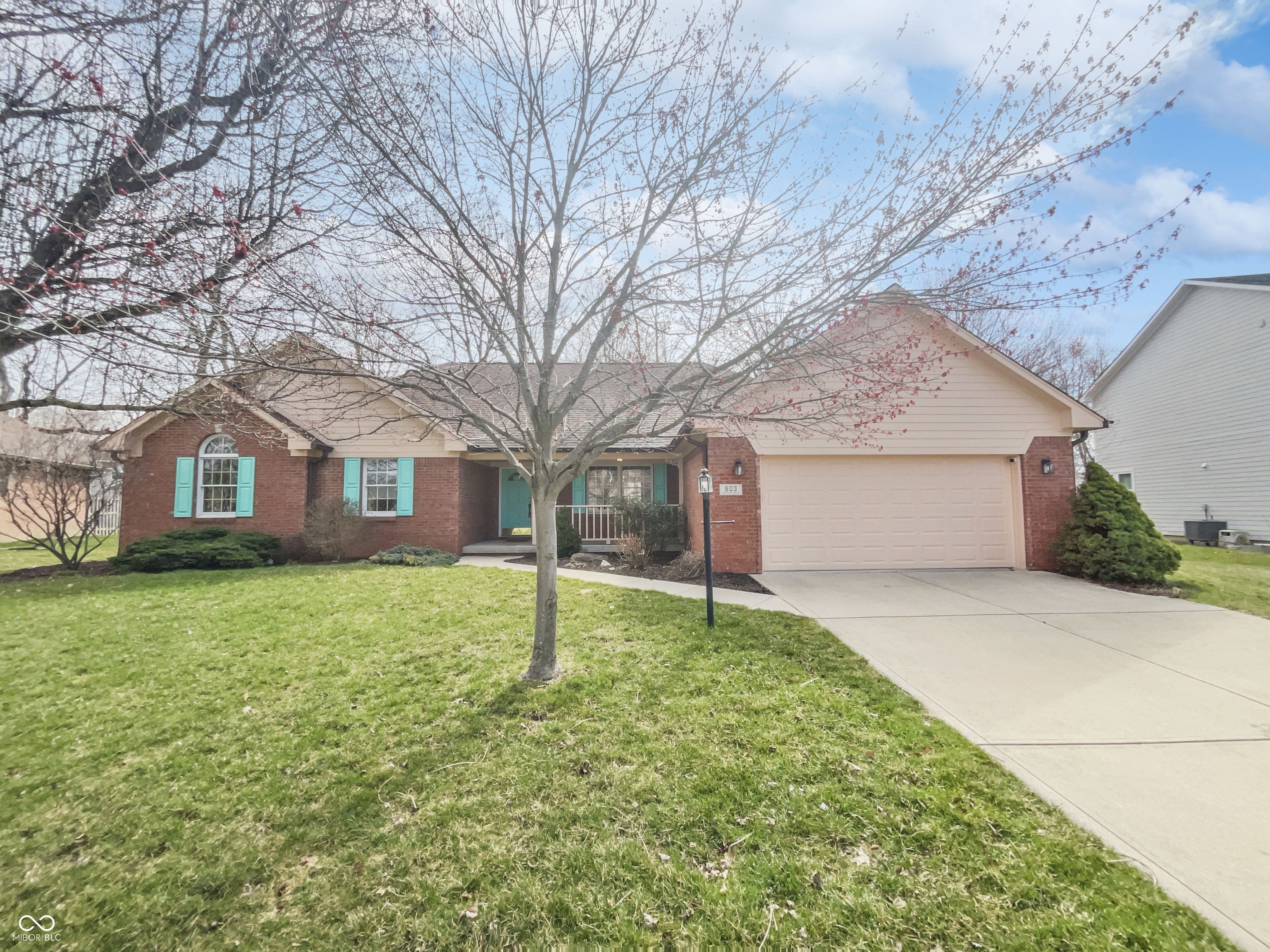 Avon,IN- $348,000