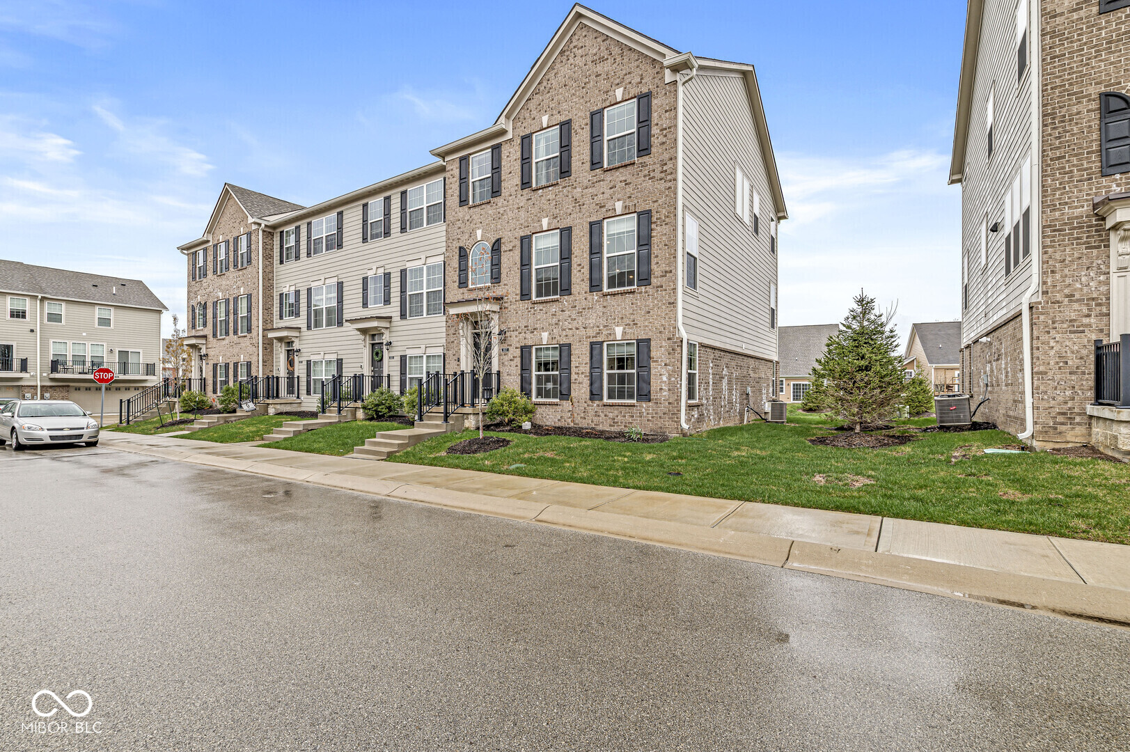 3527 Brampton Lane