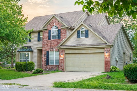 Photo of 8302 Crystal Pointe Lane, Indianapolis, IN 46236 (MLS # 22119141)