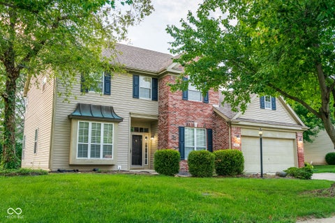 Photo of 8302 Crystal Pointe Lane, Indianapolis, IN 46236 (MLS # 22119141)