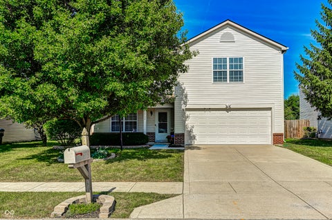 Photo of 2732 Monarchy Lane, Greenwood, IN 46143 (MLS # 22113635)