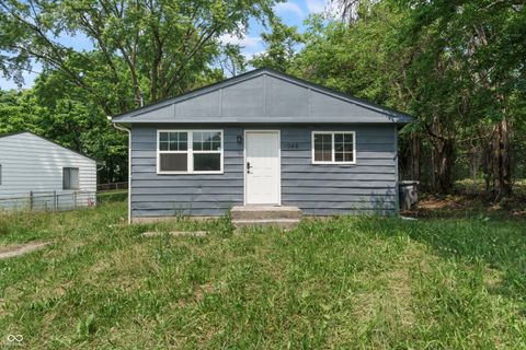 Photo of 1948 Bloyd Avenue, Indianapolis, IN 46218 (MLS # 22080456)