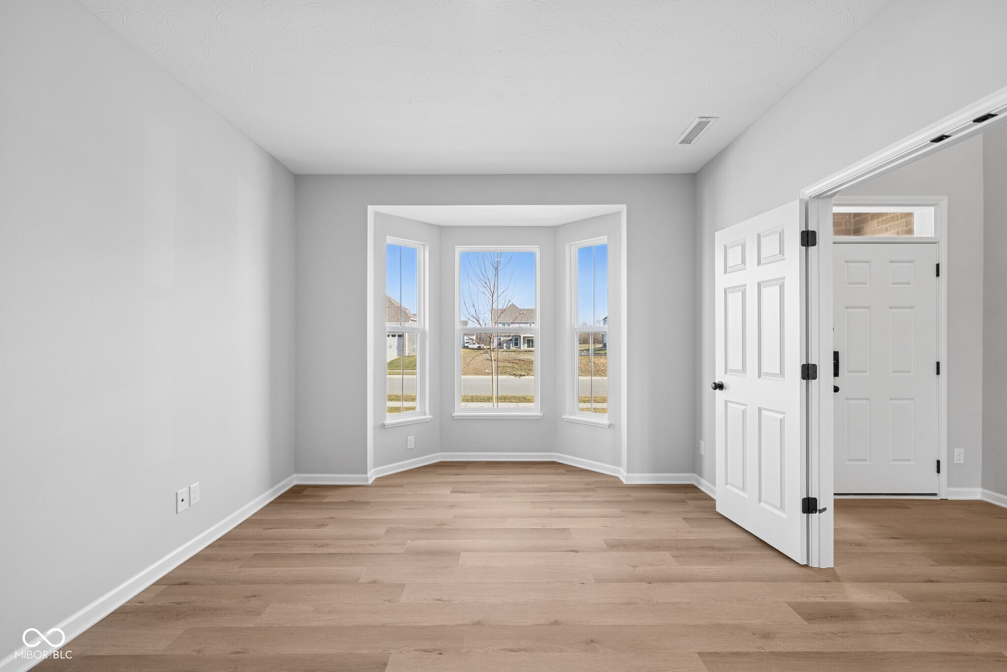 4928 Amber Crest Drive