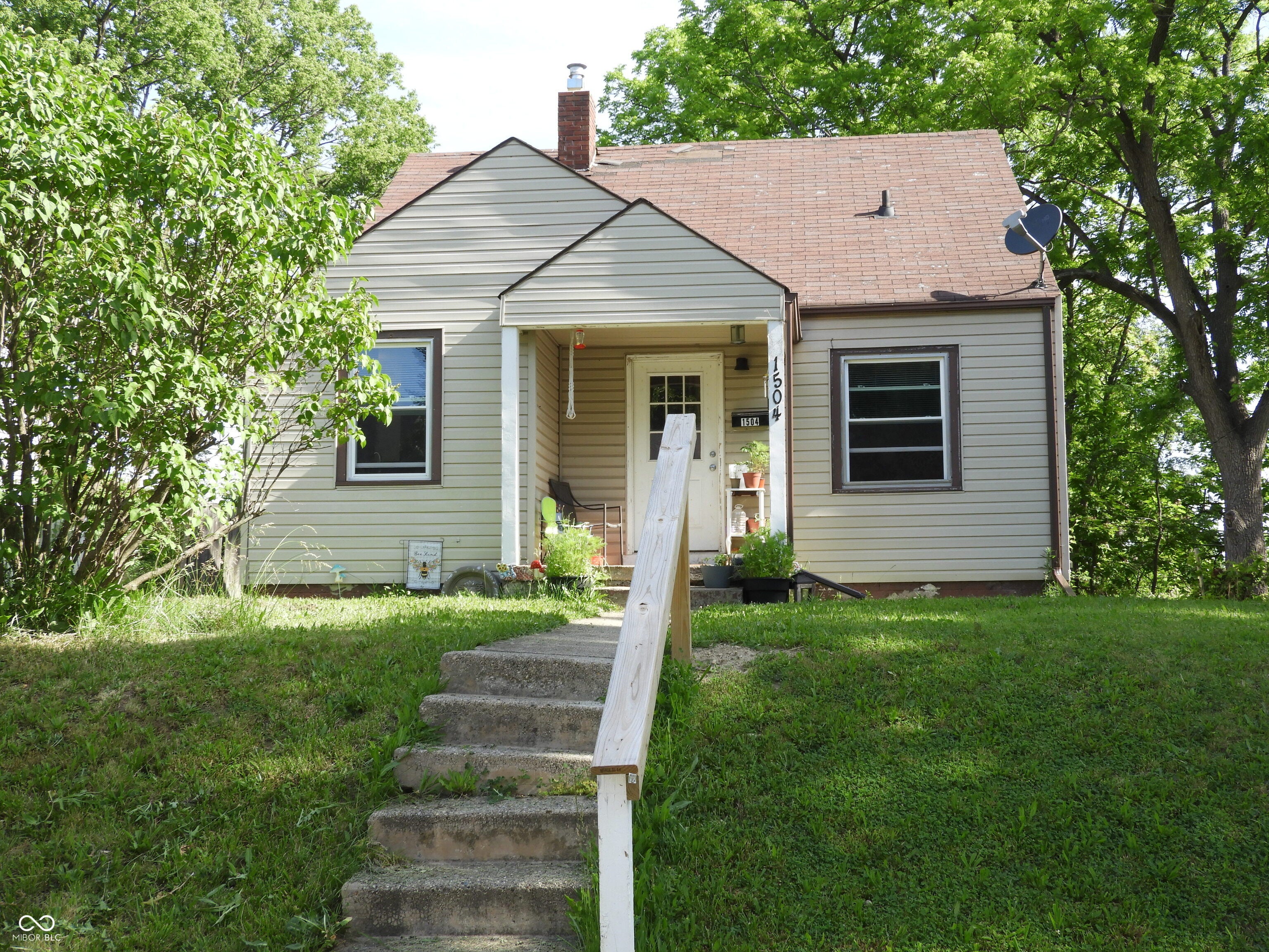 Photo 1 of 9 — 1504 W 11th Street, Anderson, IN 46016