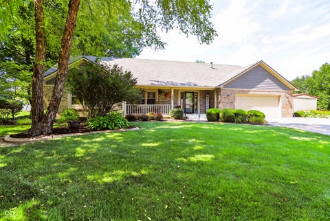 Photo of 3290 W Sunset Drive S, Greenfield, IN 46140 (MLS # 22114079)