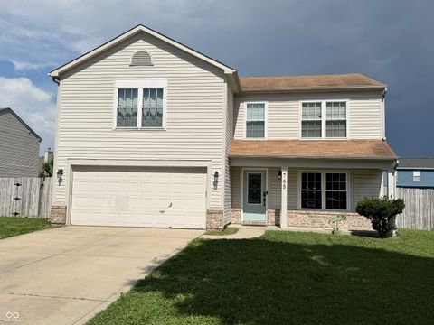 Photo of 765 Yellowwood Drive, Greenwood, IN 46143 (MLS # 22112026)