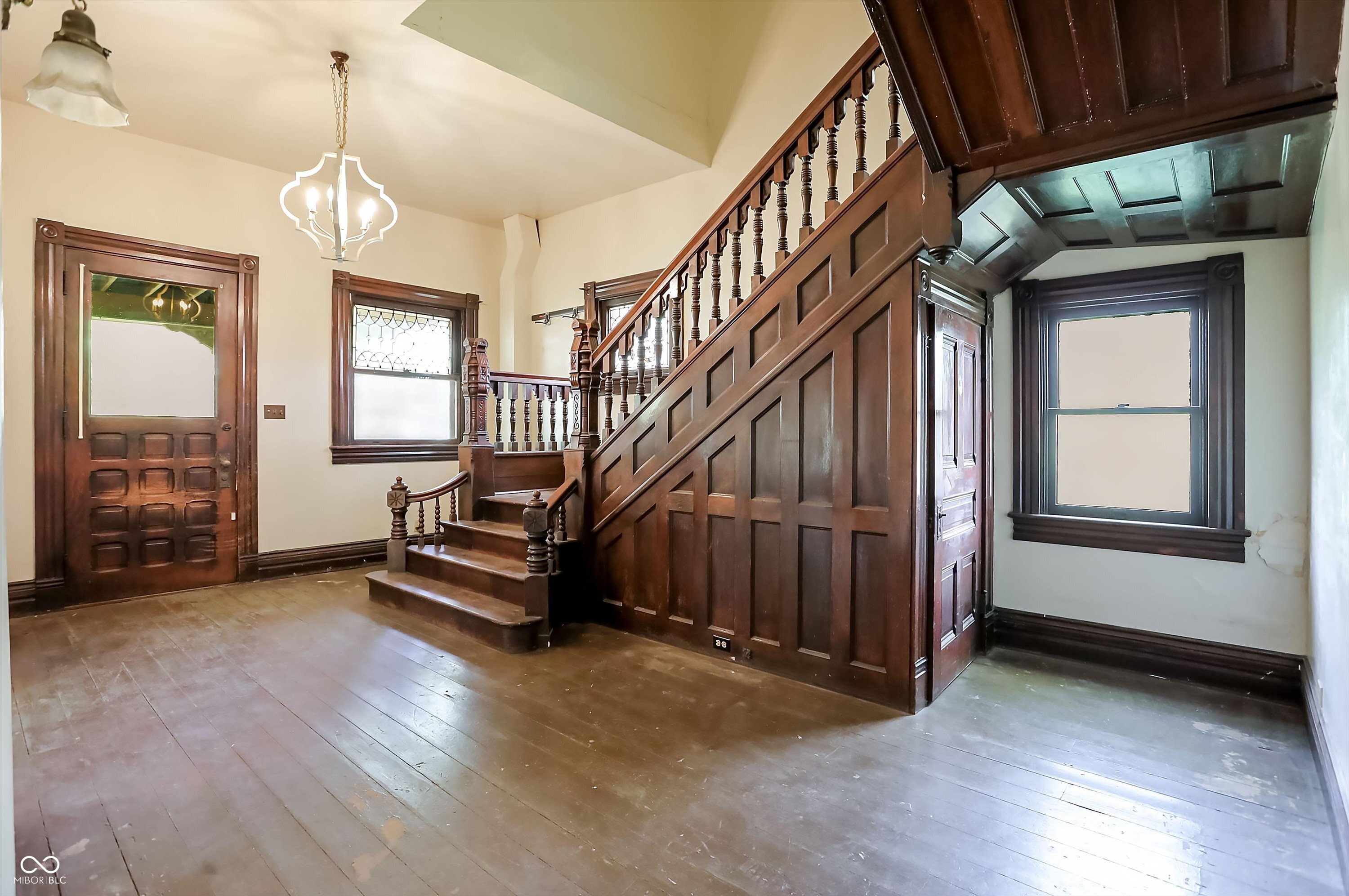 795 Woodruff Place Middle Drive