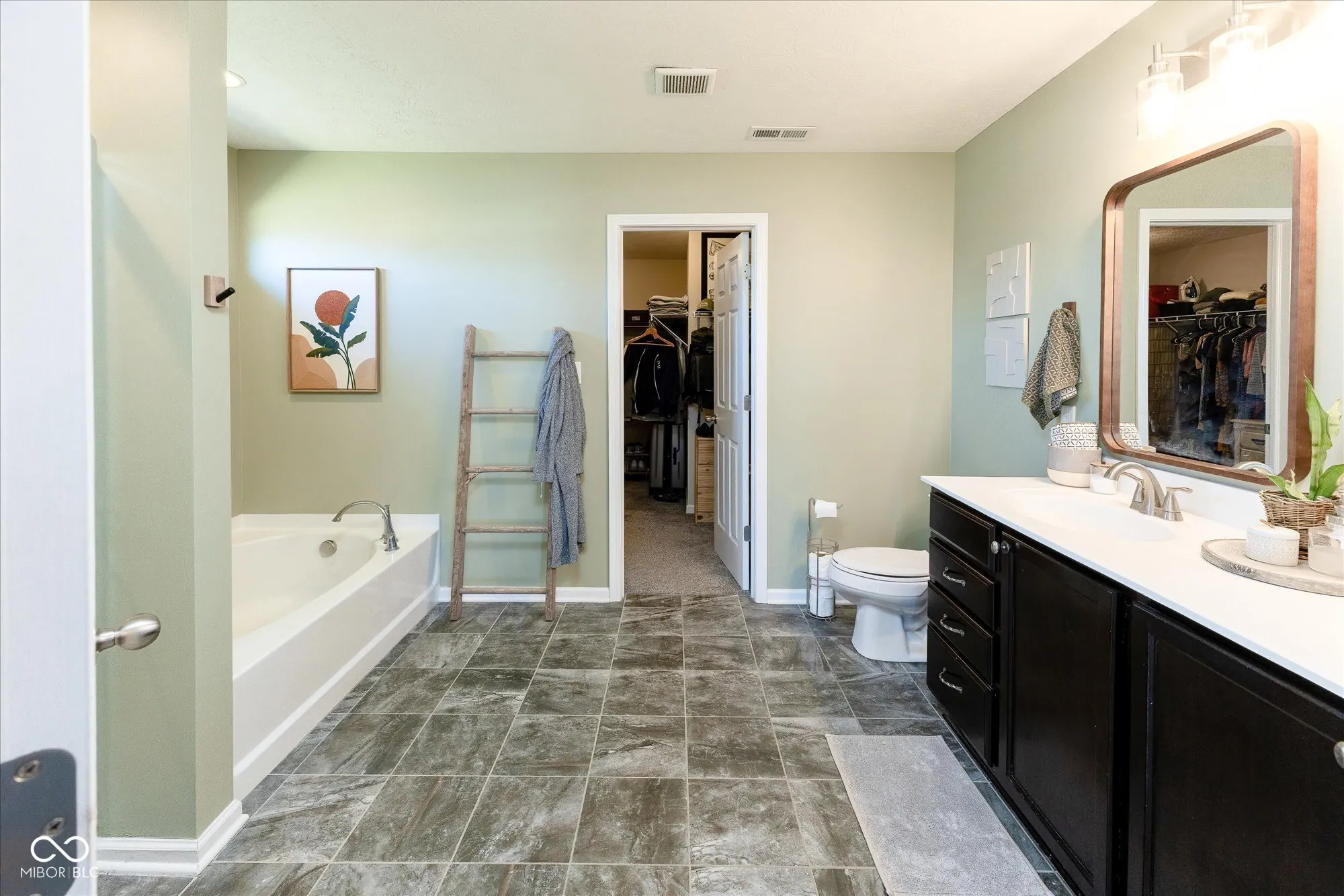 Noblesville, Indiana 46062, United States, 4 Bedrooms Bedrooms, ,3 BathroomsBathrooms,Residential,Active,95248