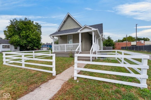 Photo of 822 W 28th Street, Indianapolis, IN 46208 (MLS # 22126977)