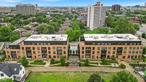 Photo of 877 N East Street #206, Indianapolis, IN 46202 (MLS # 22081395)