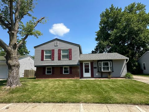 Photo of 8212 Laughlin Drive, Indianapolis, IN 46219 (MLS # 22102719)