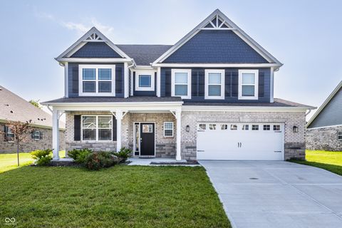 Photo of 1711 Pelham Drive, Greenwood, IN 46143 (MLS # 22090358)