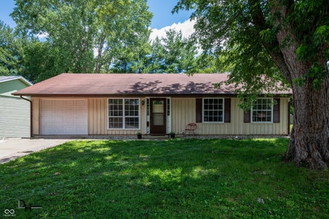 Photo of 511 Beechwood Drive E, Monticello, IN 47960 (MLS # 22108283)