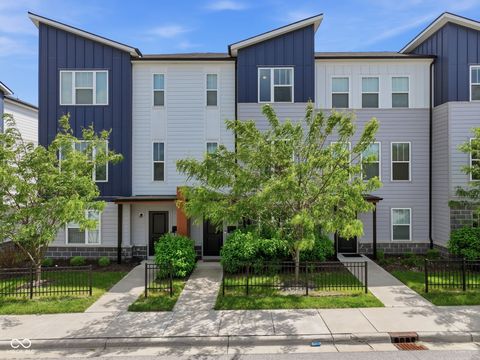 Photo of 2945 Bolton Square Boulevard, Indianapolis, IN 46222 (MLS # 22101415)
