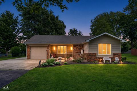 Photo of 6411 Winona Drive, Indianapolis, IN 46236 (MLS # 22103373)