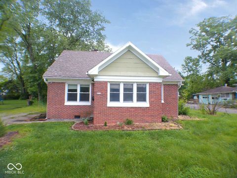 Photo of 4219 Mathews Avenue, Indianapolis, IN 46227 (MLS # 22047836)