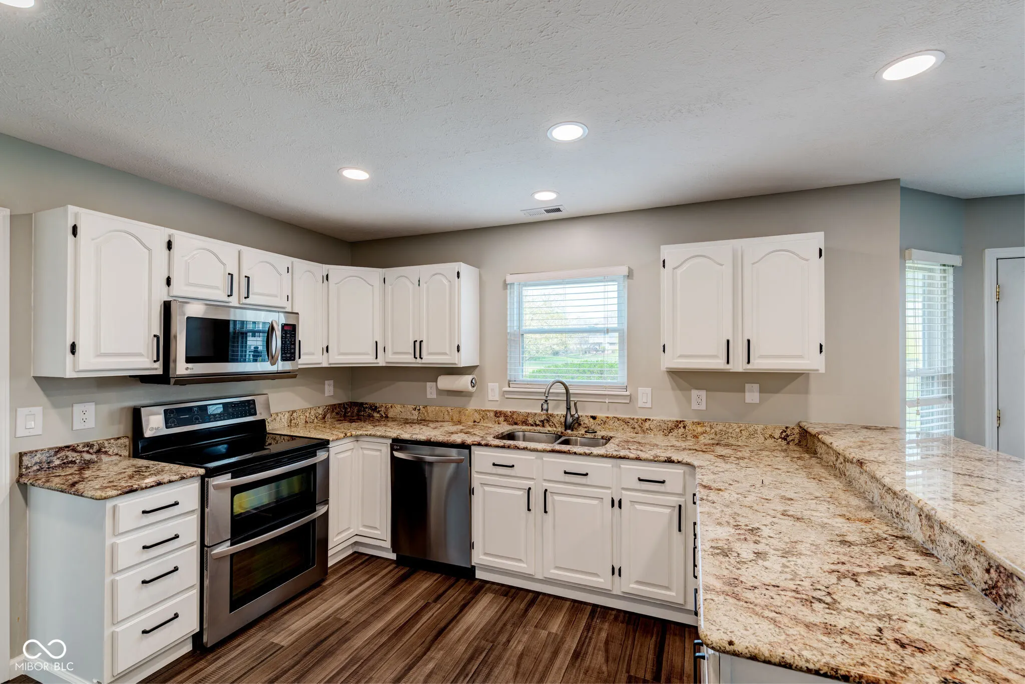 Greenwood, Indiana 46142, United States, 4 Bedrooms Bedrooms, ,3 BathroomsBathrooms,Residential,Pending,112395