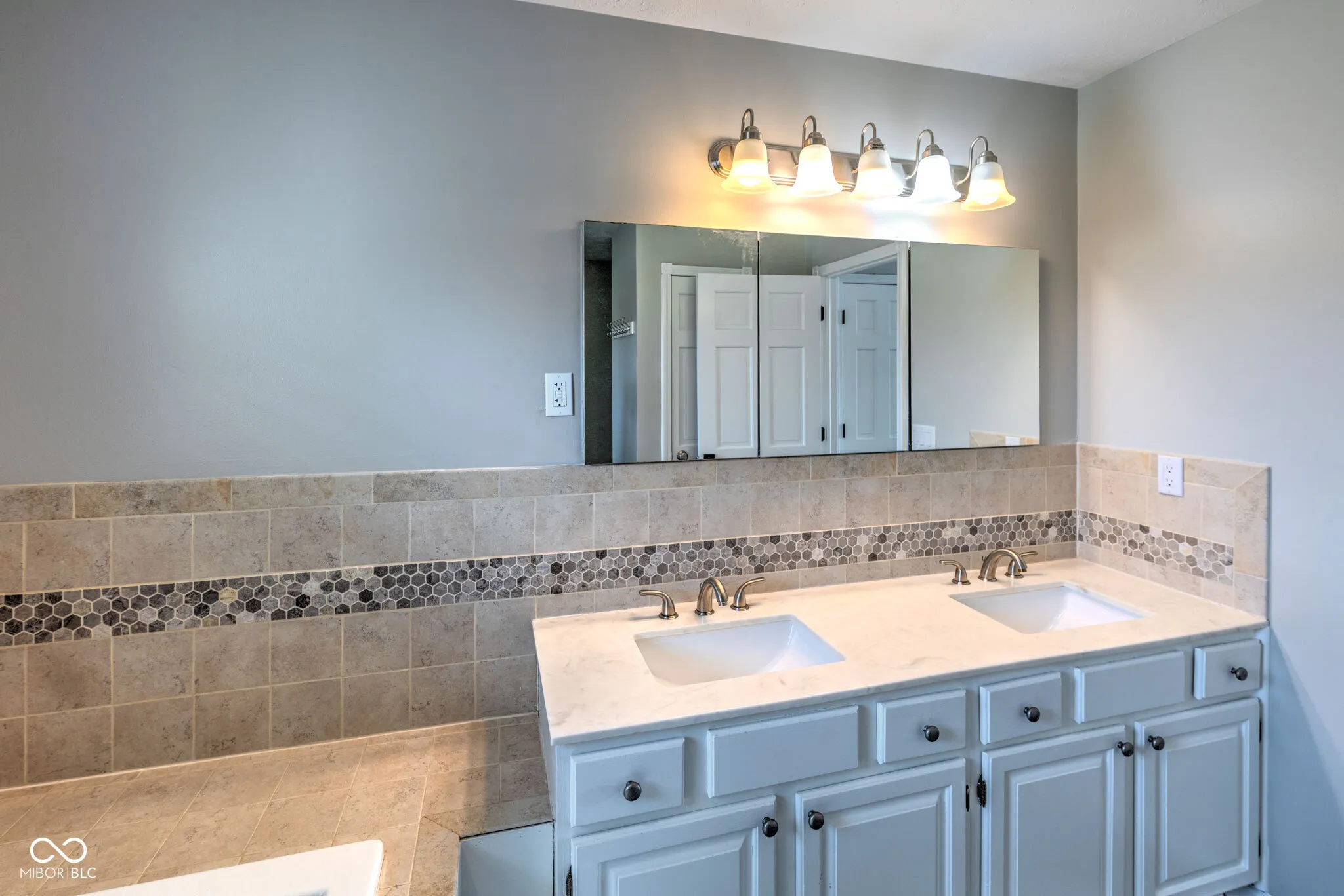 Greenwood, Indiana 46142, United States, 4 Bedrooms Bedrooms, ,3 BathroomsBathrooms,Residential,Pending,112395