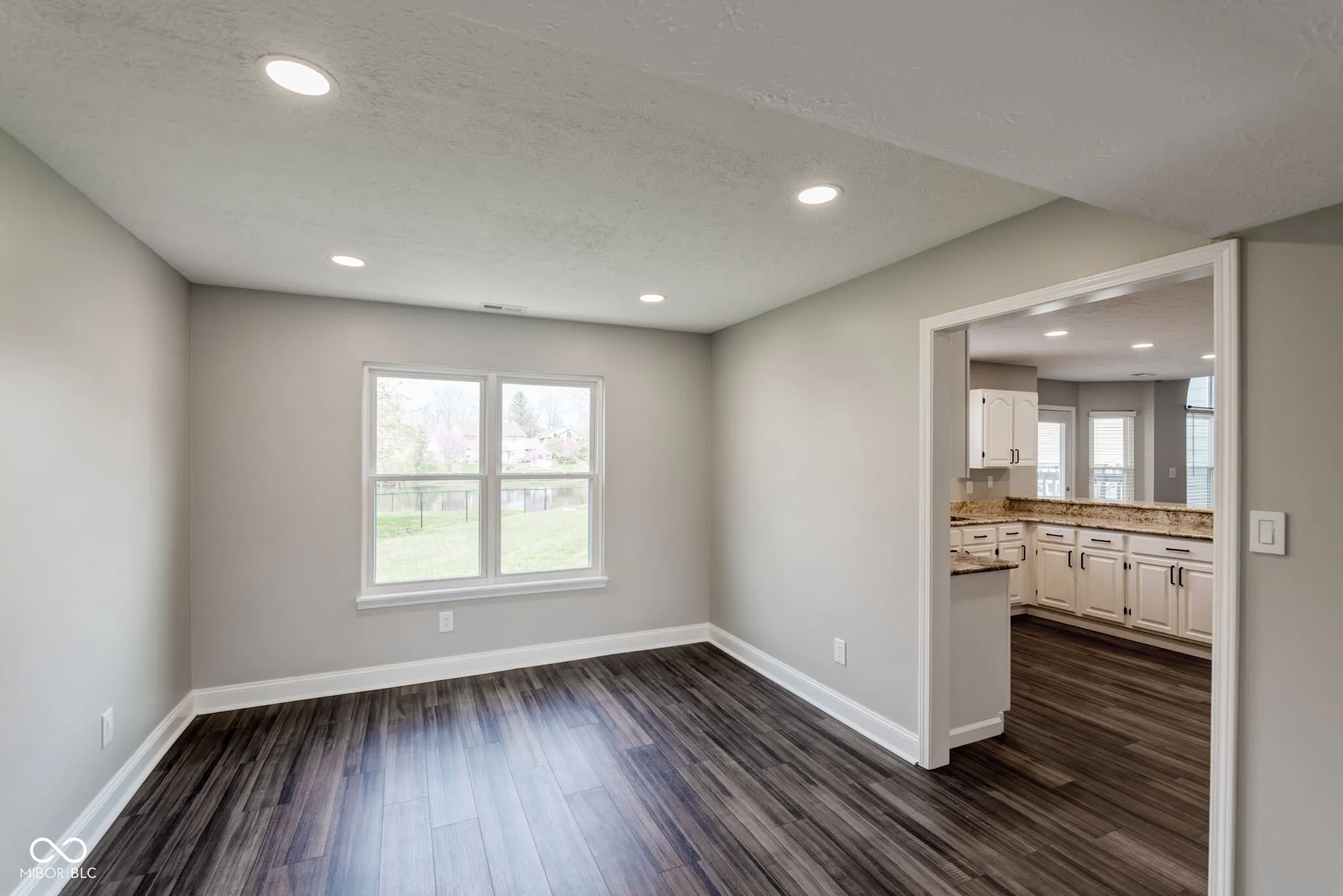 Greenwood, Indiana 46142, United States, 4 Bedrooms Bedrooms, ,3 BathroomsBathrooms,Residential,Pending,112395