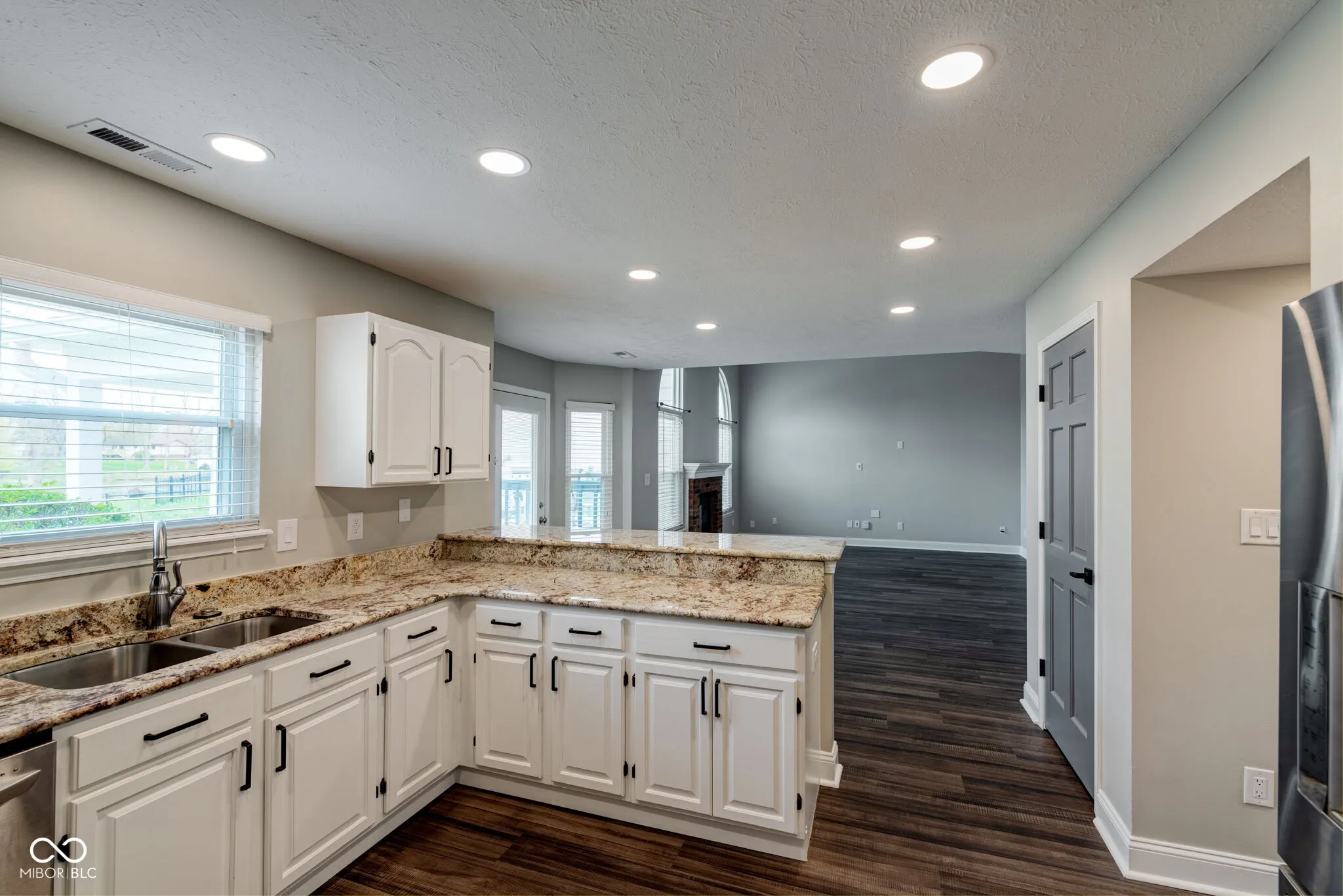 Greenwood, Indiana 46142, United States, 4 Bedrooms Bedrooms, ,3 BathroomsBathrooms,Residential,Pending,112395