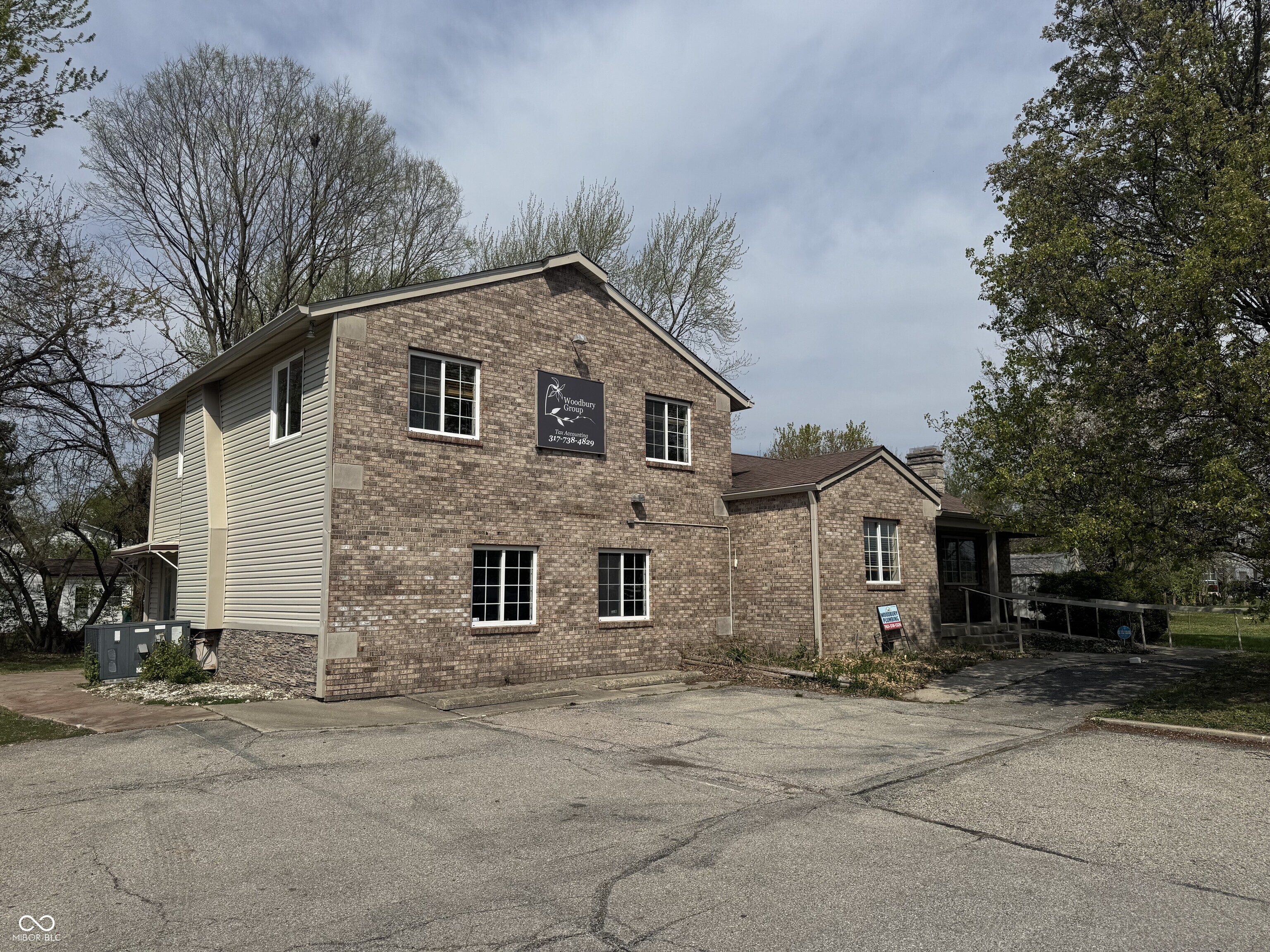 2048 N Morton Street