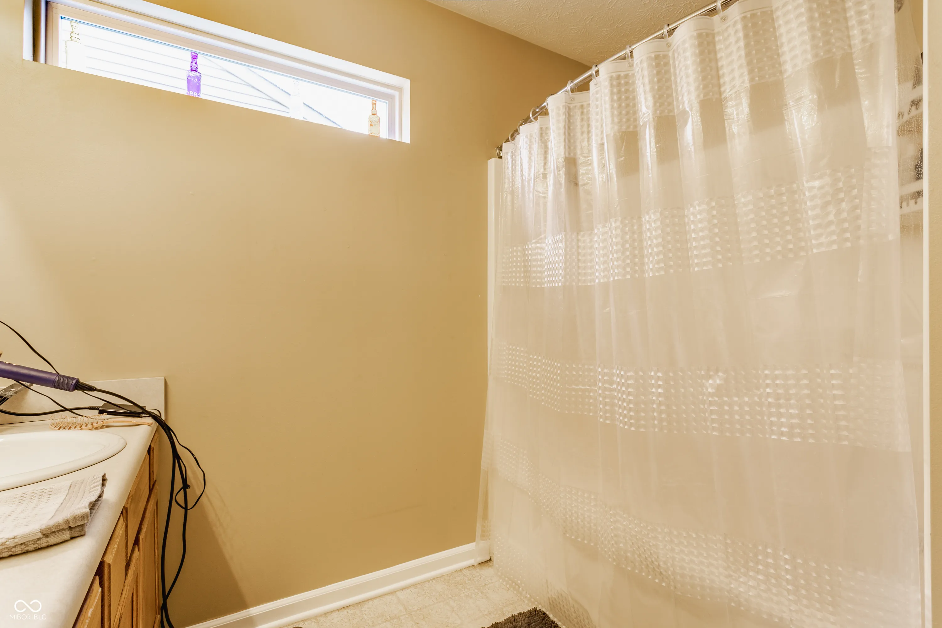 Indianapolis, Indiana 46221, United States, 3 Bedrooms Bedrooms, ,2 BathroomsBathrooms,Residential,Active,245225