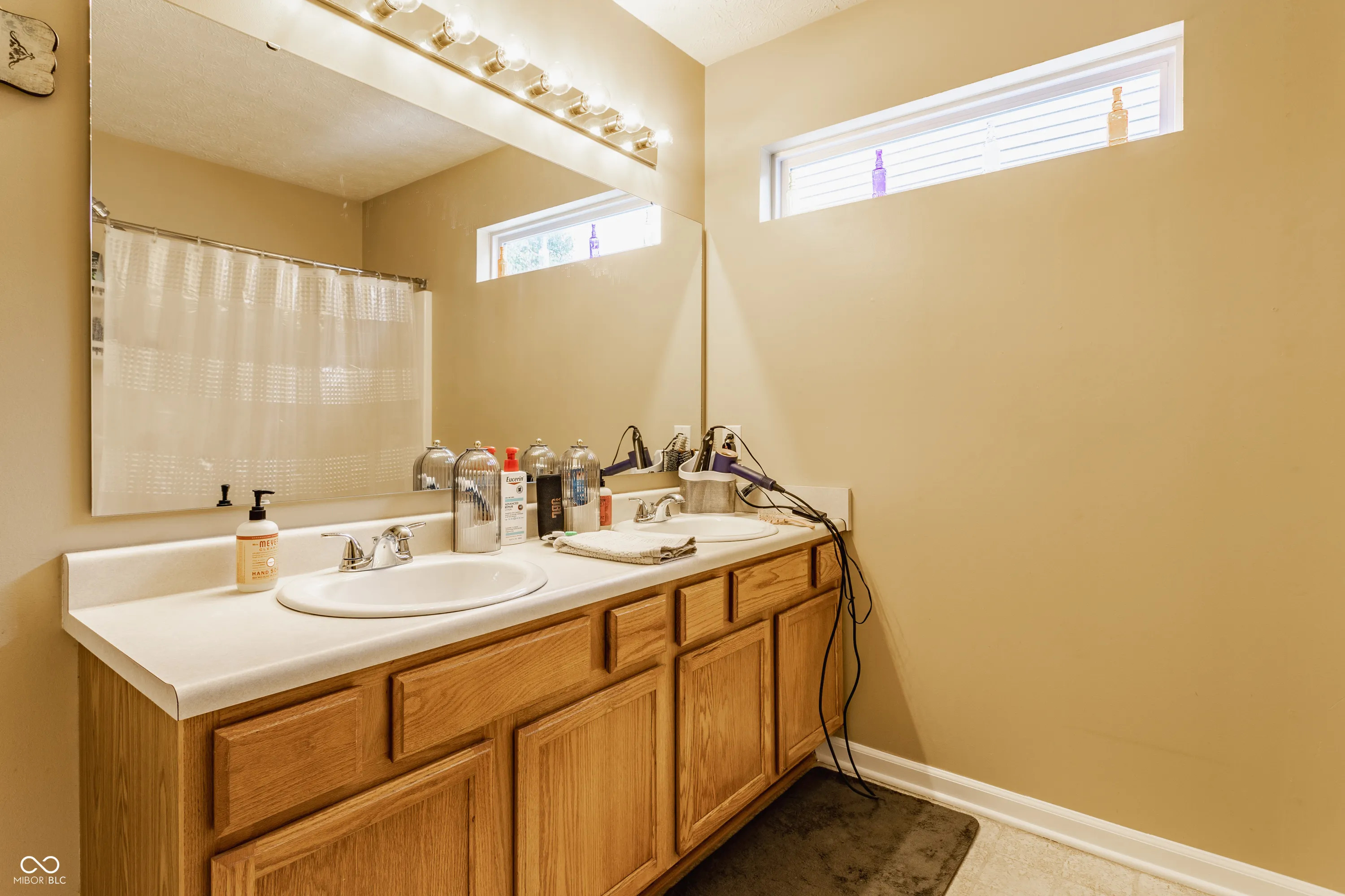 Indianapolis, Indiana 46221, United States, 3 Bedrooms Bedrooms, ,2 BathroomsBathrooms,Residential,Active,245225