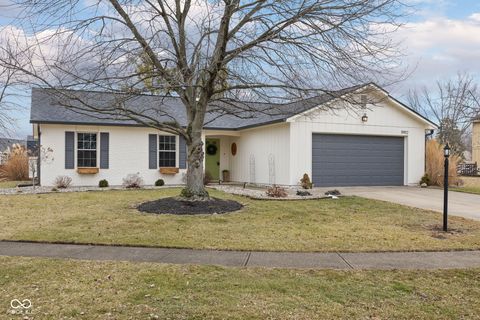 Photo of 11902 Bryden Place, Fishers, IN 46038 (MLS # 22084213)