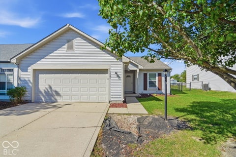 Photo of 5220 Mesa Verde Drive, Indianapolis, IN 46237 (MLS # 22128665)